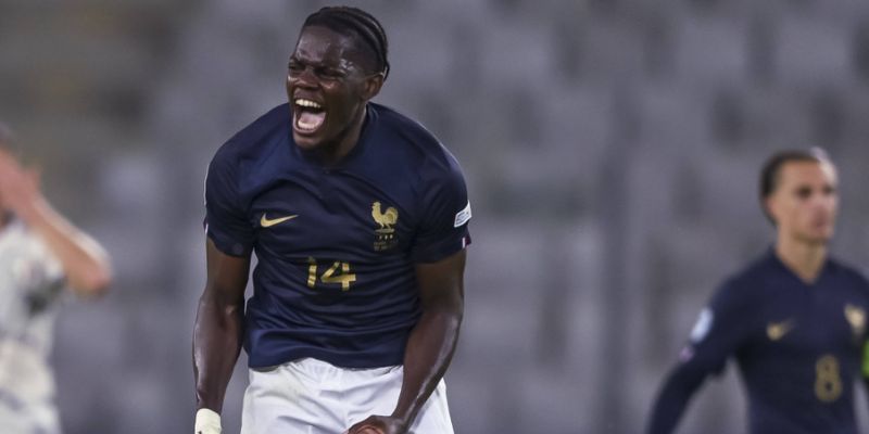 Top 10 Cầu Thủ Sáng Giá Nhất Tại Olympic Paris 2024 6 Castello Lukeba - nằm trong top 10 cầu thủ sáng giá