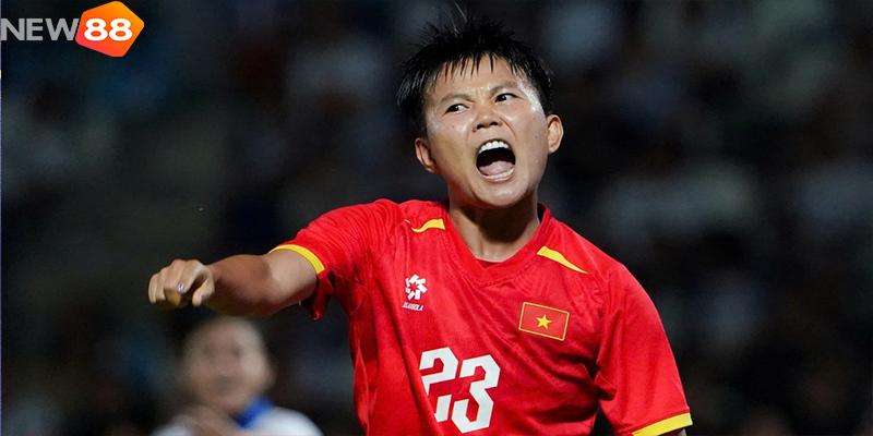 Bích Thùy nổi bật trong cuộc đua Quả bóng vàng nữ Việt Nam 2025