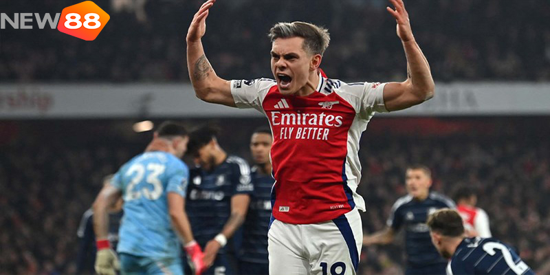 Trossard tỏa sáng trong chiến thắng