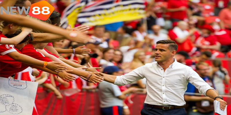 HLV Herdman giúp Canada dự World Cup 2022